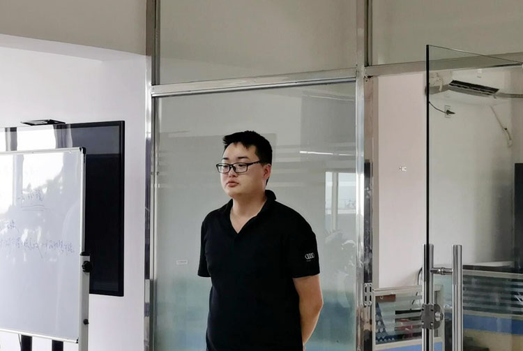 茄子视频免费观看科技8月總結會如期而至